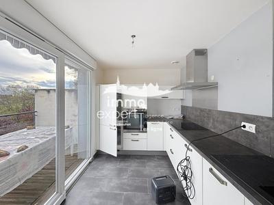 Maison - 94 m² - 5 pièces