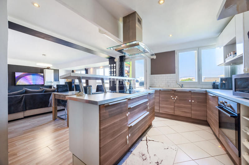 Appartement - 83 m² - 4 pièces