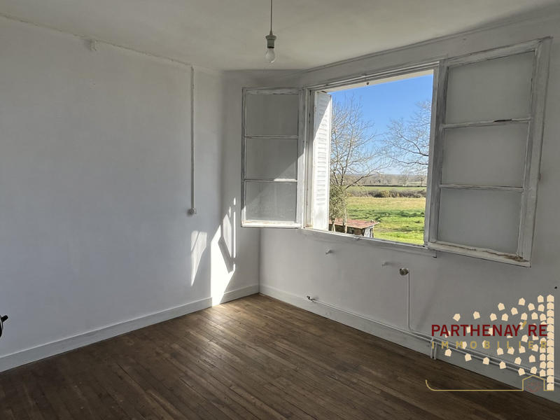 Maison - 99 m² - 6 pièces