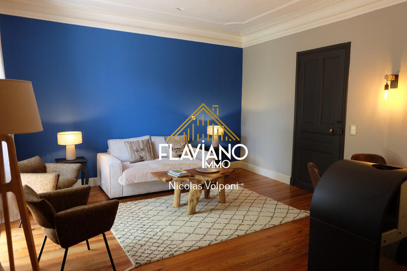 Maison - 205 m² - 7 pièces