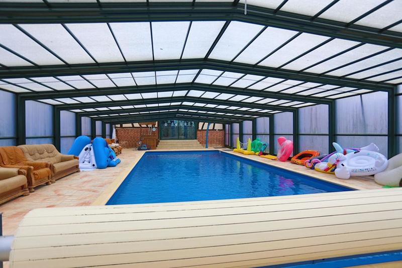 Maison - 424 m² - 14 pièces