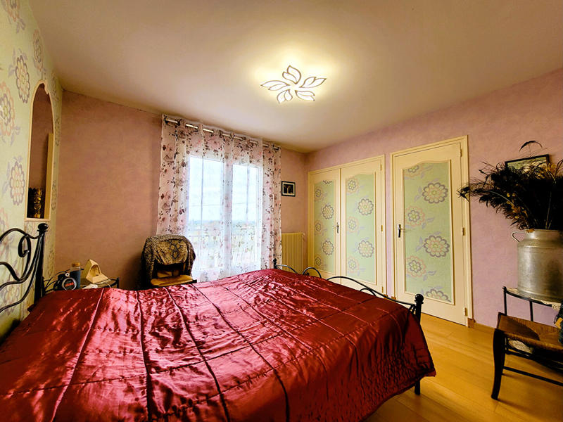 Maison - 180 m² - 7 pièces