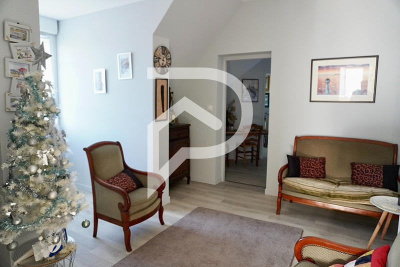 Maison - 181 m² - 7 pièces