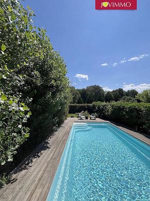 Maison - 196 m² - 7 pièces