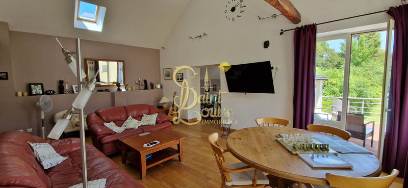 Maison - 300 m² - 8 pièces