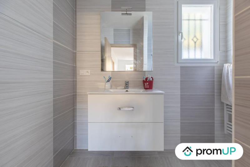 Maison - 240 m² - 7 pièces