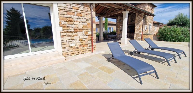 Maison - 290 m² - 8 pièces