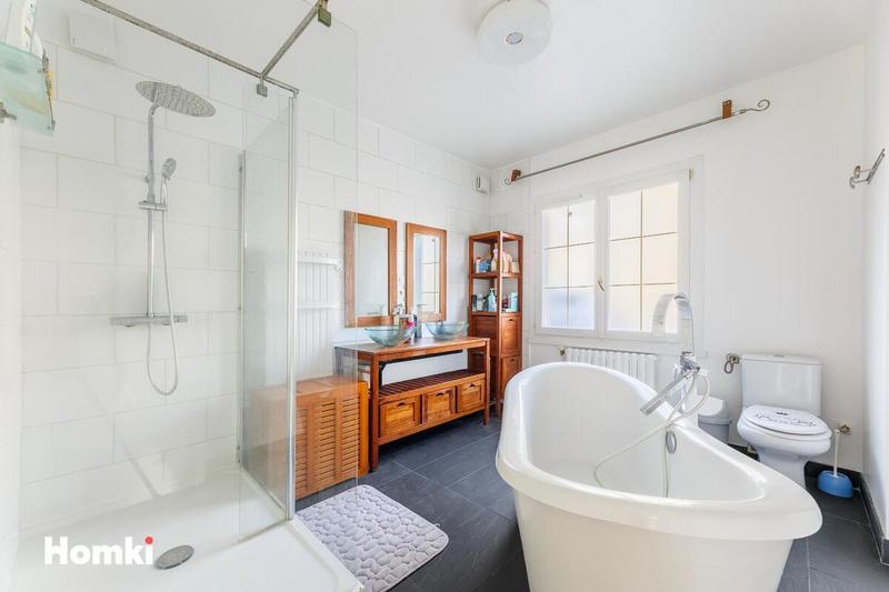 Maison - 180 m² - 6 pièces