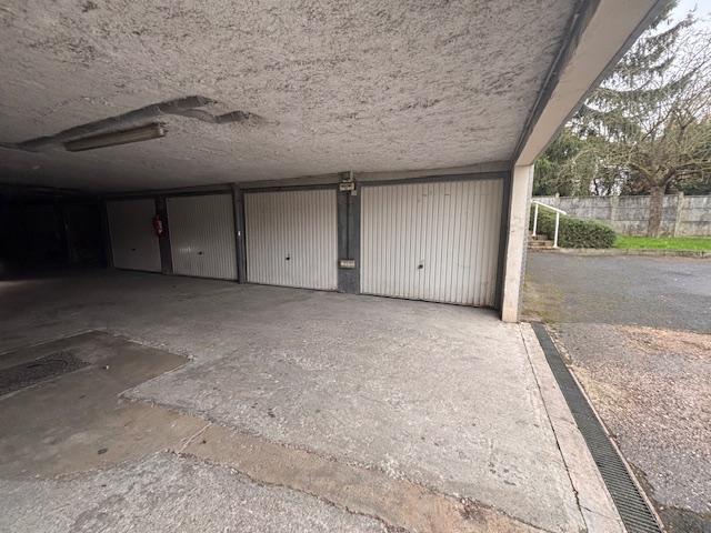 Parking / Garage - 12 m²