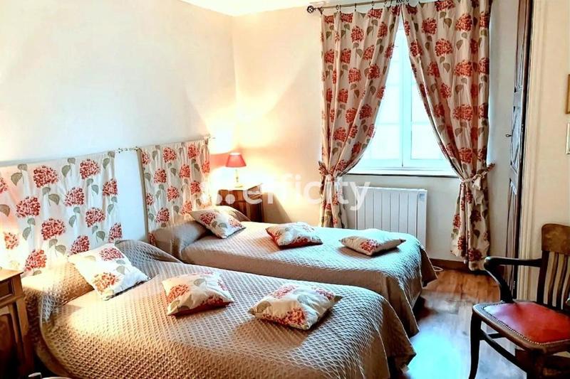 Maison - 162 m² - 7 pièces