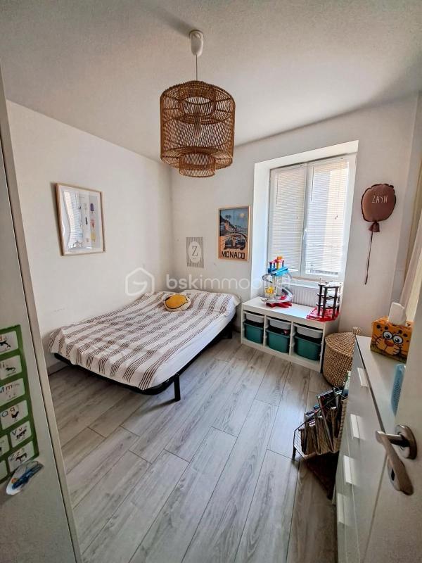 Appartement - 95 m² - 6 pièces