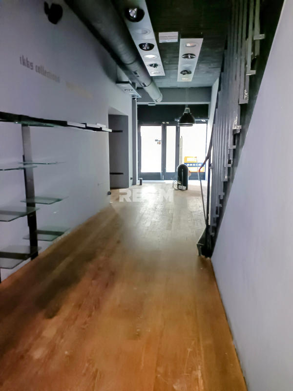 Local commercial - 310 m²