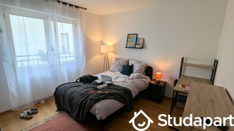 Chambre - 12 m² - 1 pièce