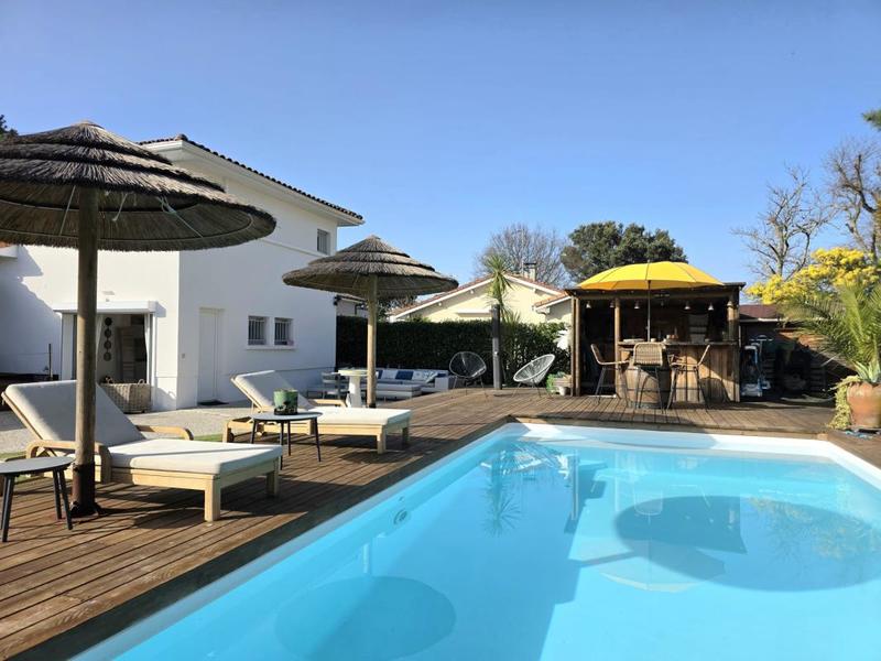 Maison - 186 m² - 7 pièces