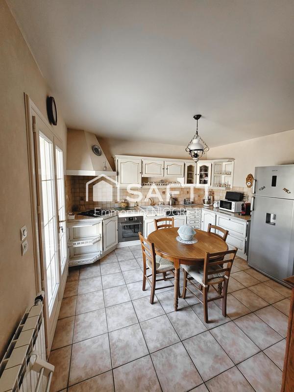 Maison - 199 m² - 10 pièces