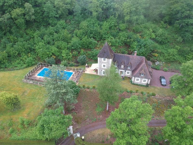 Maison - 225 m² - 8 pièces