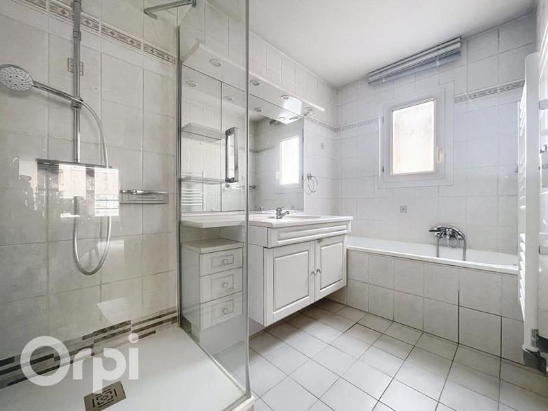 Appartement - 82 m² - 3 pièces