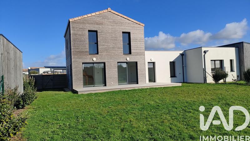 Maison - 98 m² - 4 pièces