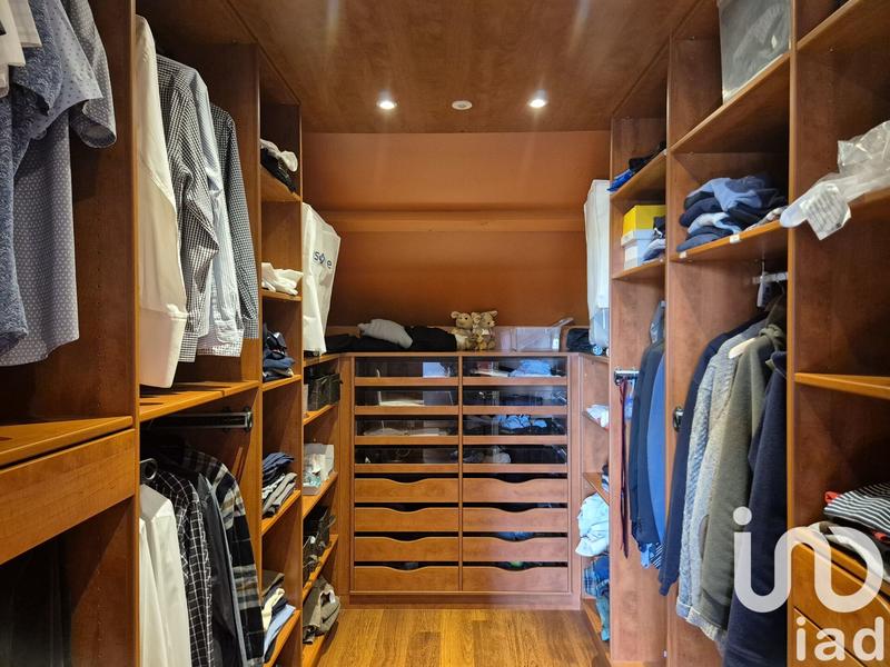 Maison - 300 m² - 8 pièces