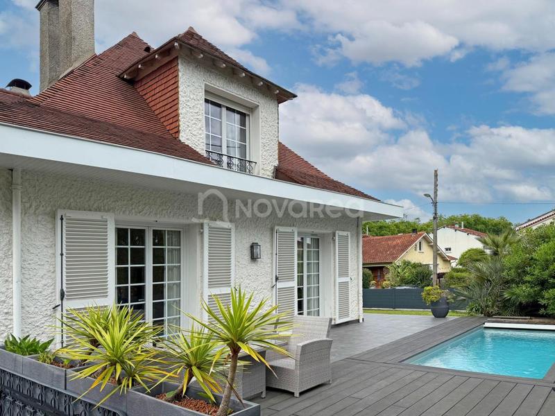 Maison - 190 m² - 6 pièces