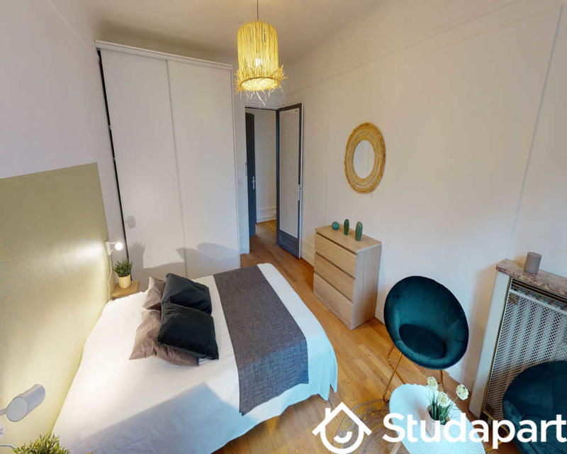 Chambre - 80 m² - 1 pièce