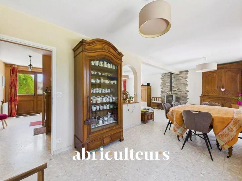 Maison - 186 m² - 7 pièces