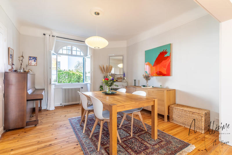 Maison - 171 m² - 7 pièces