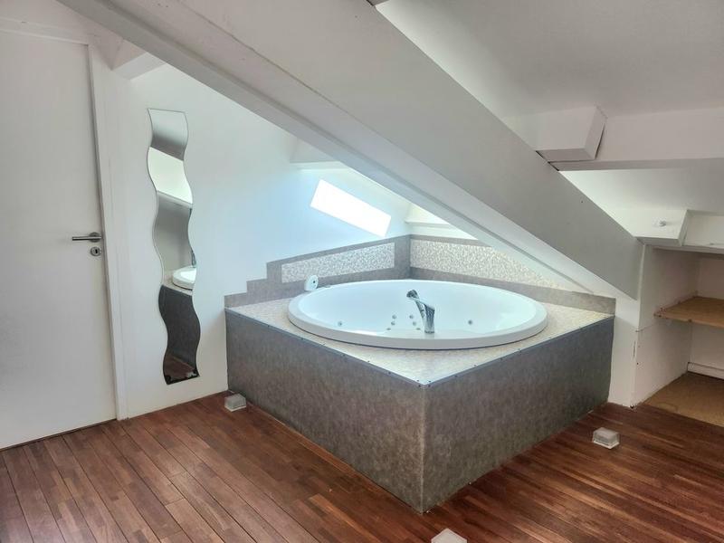 Maison - 180 m² - 6 pièces