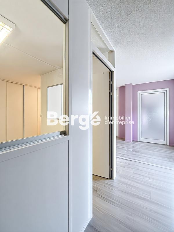 Bureau - 80 m² - 4 pièces