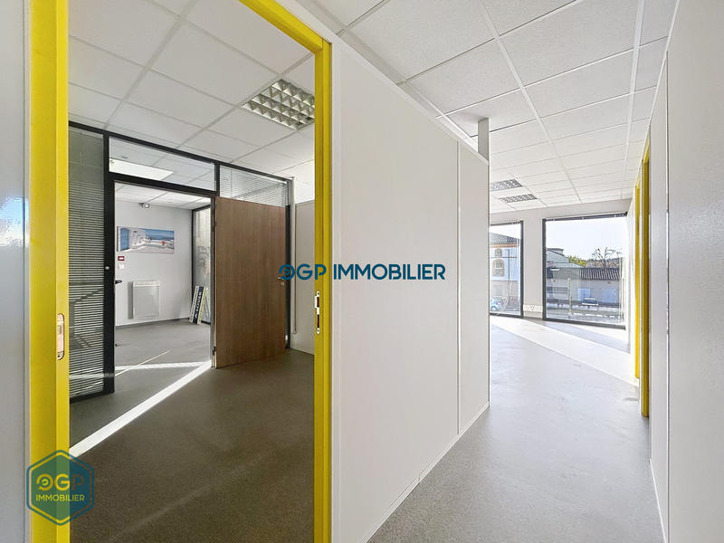 Local commercial - 130 m² - 5 pièces