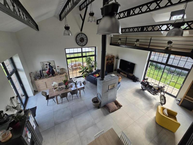 Maison - 295 m² - 9 pièces