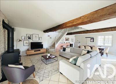 Maison - 210 m² - 8 pièces