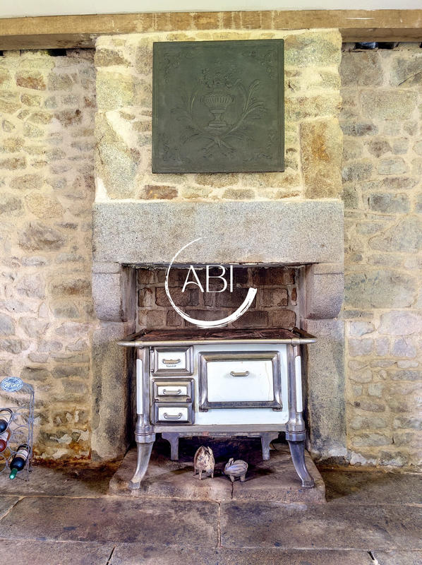 Maison ancienne - 137 m² - 3 pièces