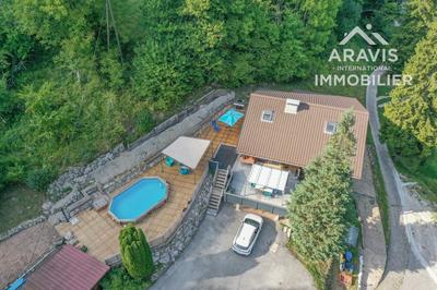 Propriété - 234 m² - 7 pièces