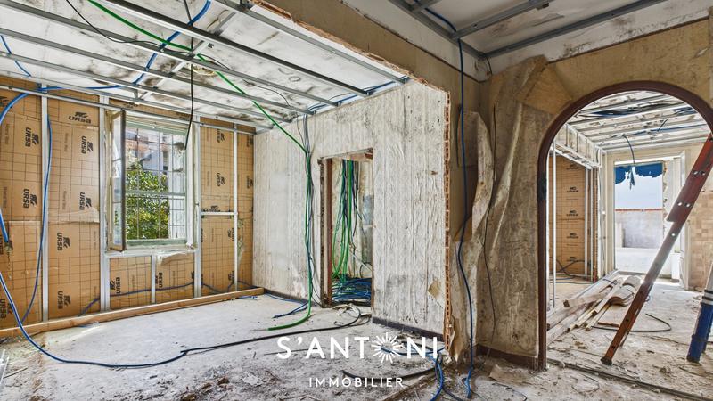 Maison - 200 m² - 9 pièces