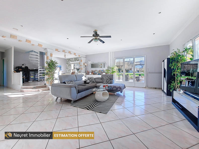 Maison - 160 m² - 7 pièces