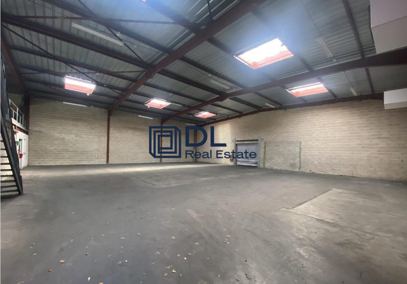 Entrepôt - 420 m²