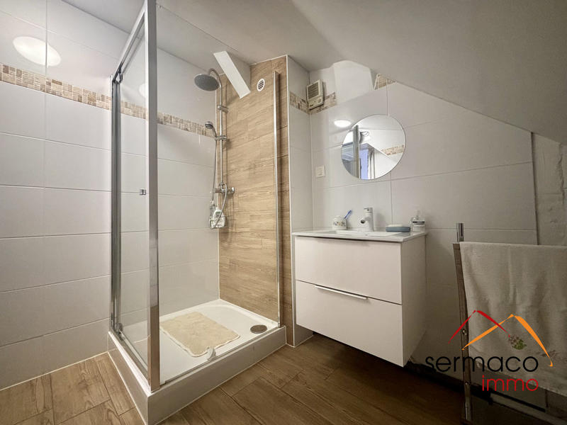 Maison - 212 m² - 11 pièces