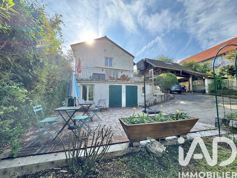 Maison - 240 m² - 9 pièces