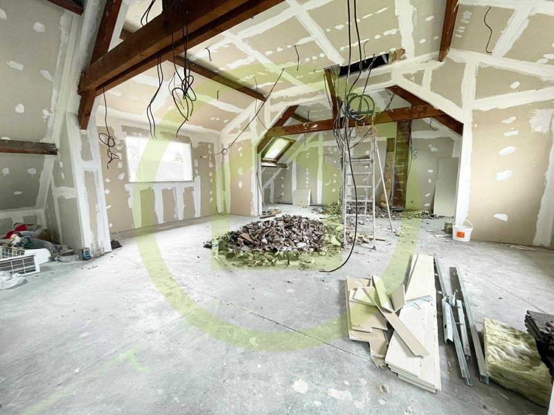 Maison - 230 m² - 6 pièces