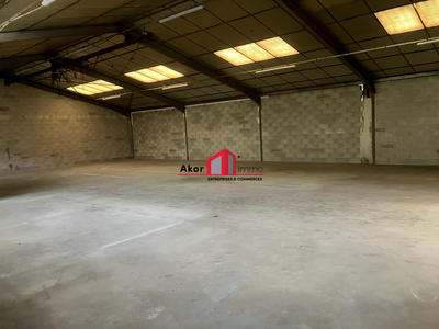 Entrepôt - 440 m²
