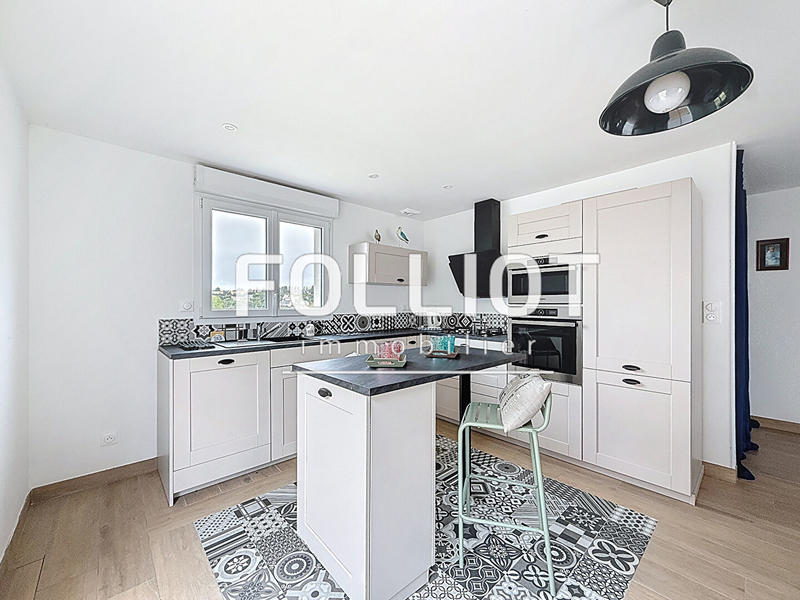 Maison - 94 m² - 5 pièces