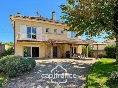 Maison - 154 m² - 8 pièces