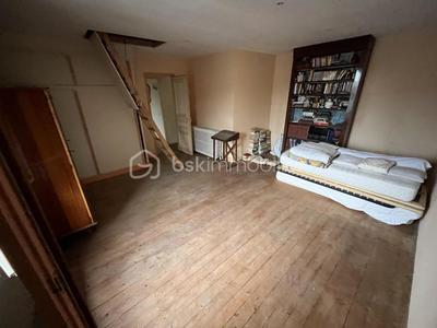 Maison - 215 m² - 5 pièces