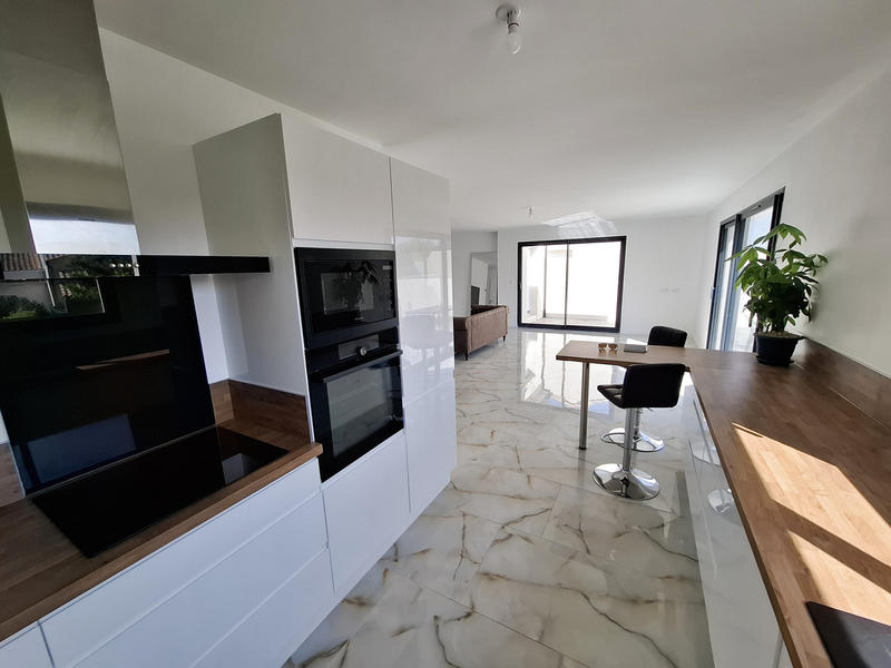 Maison - 103 m² - 4 pièces