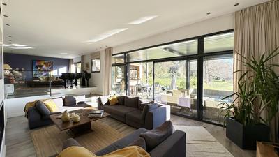 Propriété - 350 m² - 11 pièces