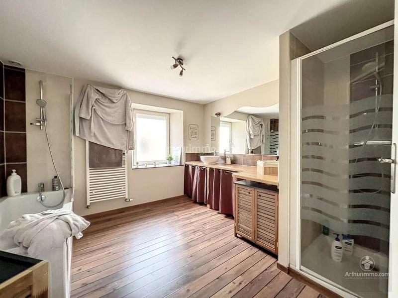 Maison - 122 m² - 4 pièces