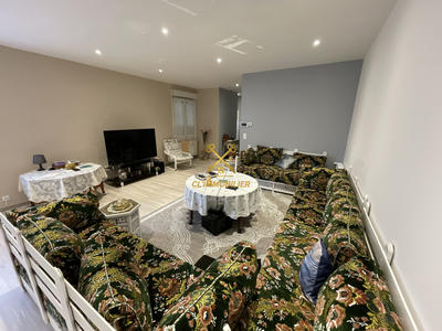 Maison - 220 m² - 7 pièces