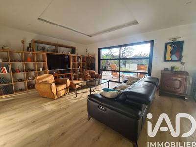 Maison - 122 m² - 5 pièces