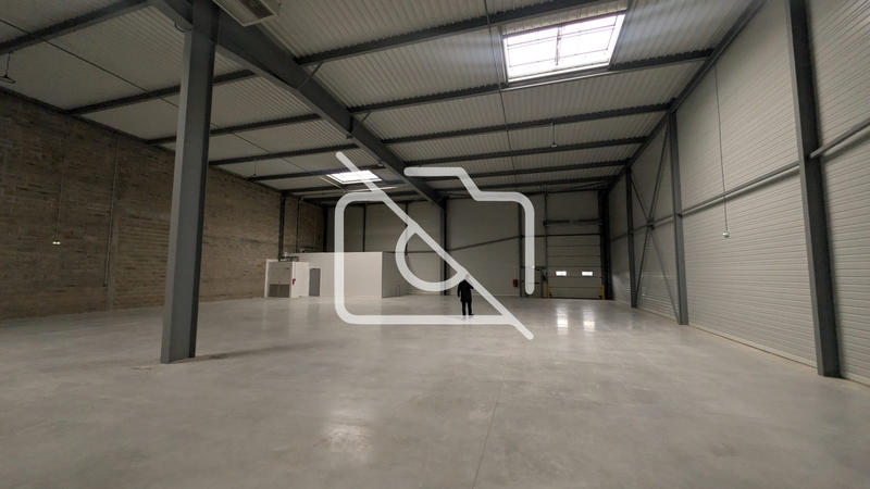 Entrepôt - 1 000 m²